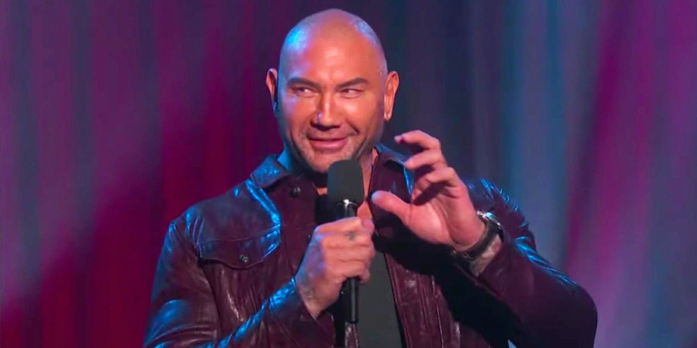 Dave Bautista reacciona alegremente a su broma de April Fools en video