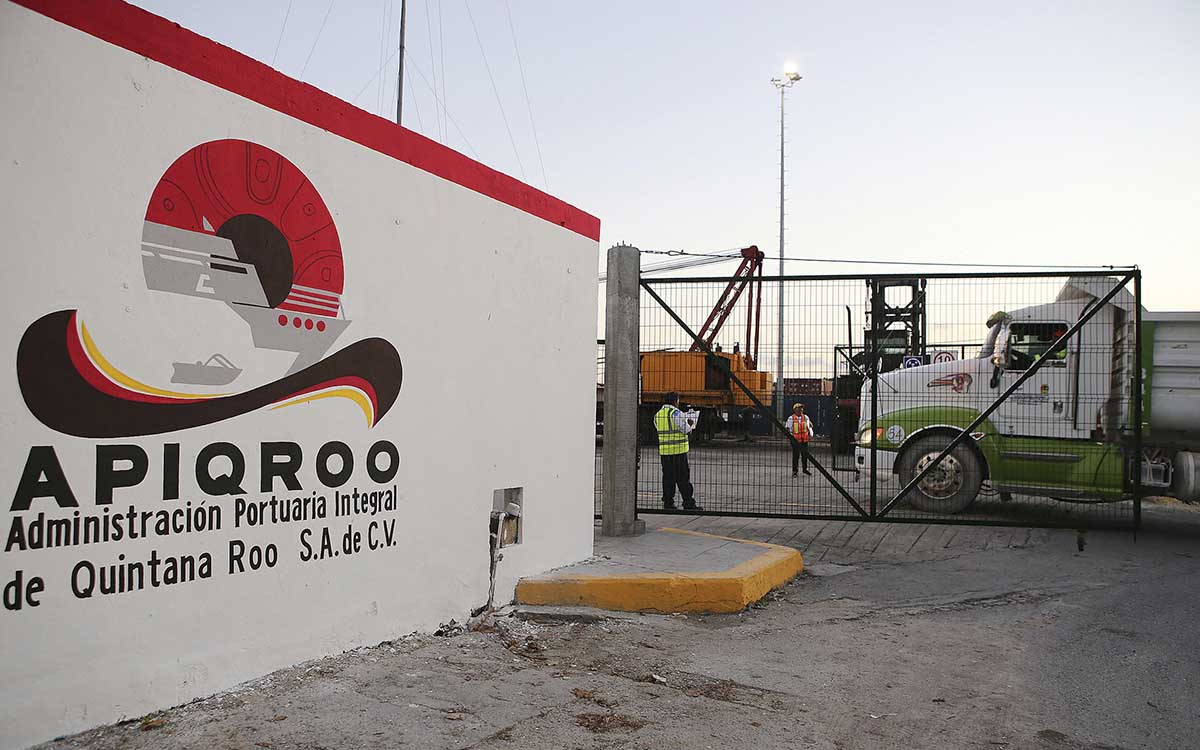 Desembarcan piedra porfirita cubana que se usará en Tren Maya