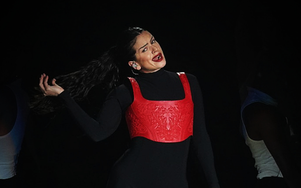 Detienen a seis por robo de celulares y carteras en concierto de Rosalía en el Zócalo