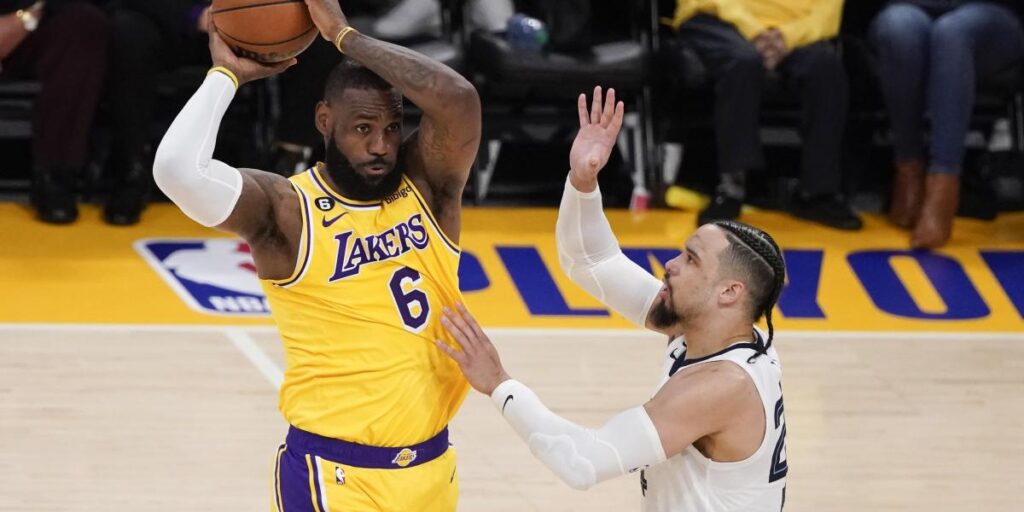 El 'zasca' final de LeBron a Brooks: "Ve y pregunta a tus padres"