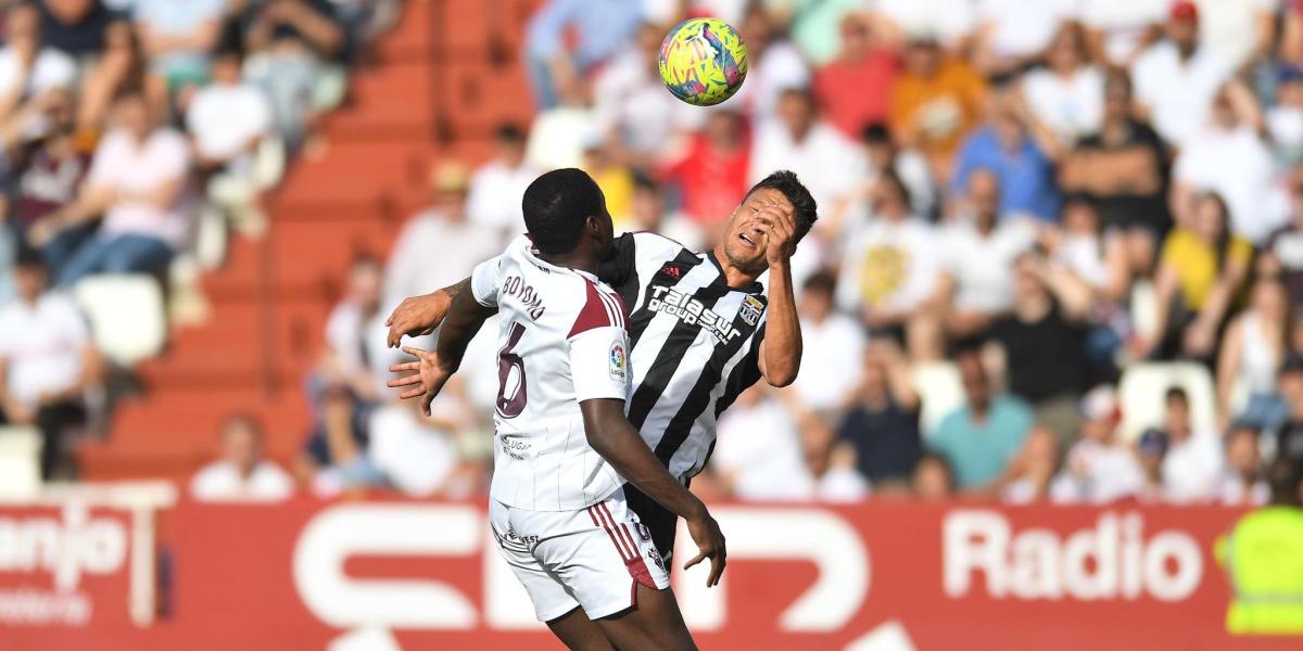 El Albacete resiste con uno menos y suma otro puntazo ante el Cartagena