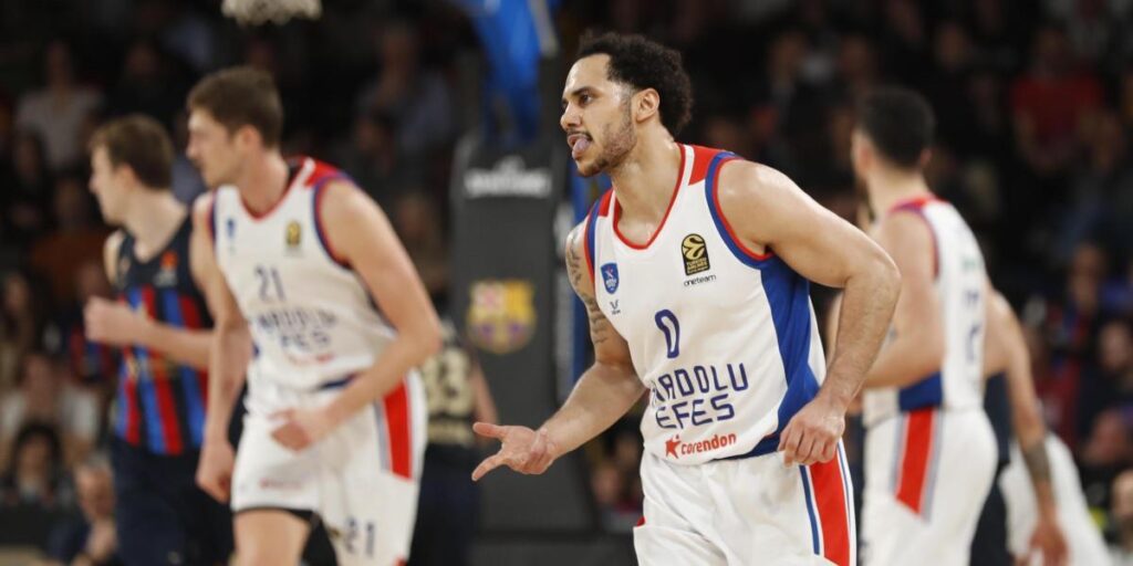 El Anadolu Efes, un polvorín: otro conflicto con dos jugadores