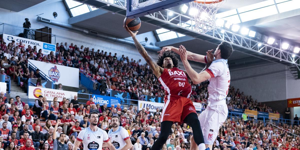 El Manresa no da respiro a Obradoiro