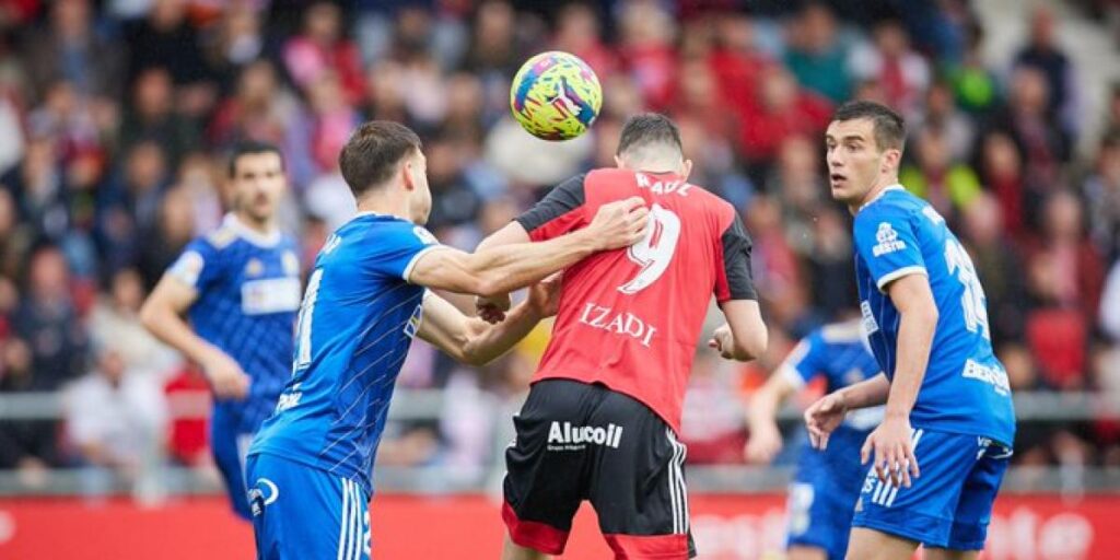 El Mirandés gana el derbi burgalés y ya mira de lejos el descenso