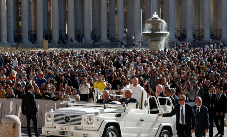 El Papa da a las mujeres el voto en influyente reunión de obispos