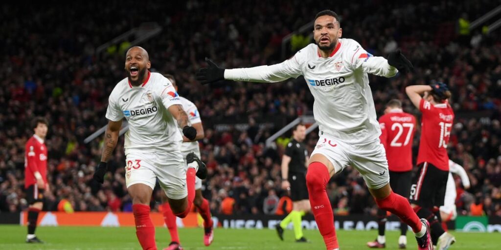 El Sevilla obra un milagro en Old Trafford
