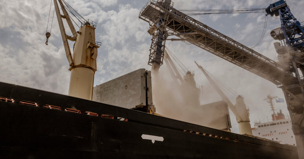 El acuerdo de granos de Ucrania aumenta las tensiones para los agricultores europeos
