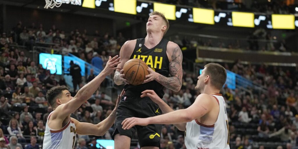 El ex azulgrana Luka Samanic se luce contra el peor Jokic en tres años