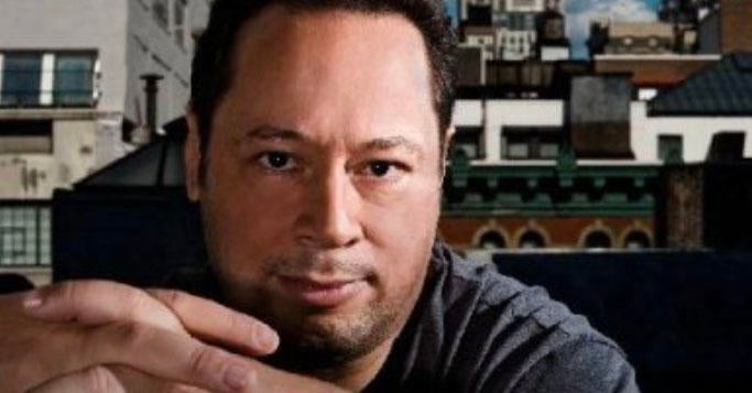 El ex editor en jefe de Marvel, Joe Quesada, firma un acuerdo de primera vista con Amazon Studios