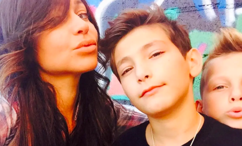Darcey & Stacey star Stacey Silva's throwback photo posing with her kids has dark hair
