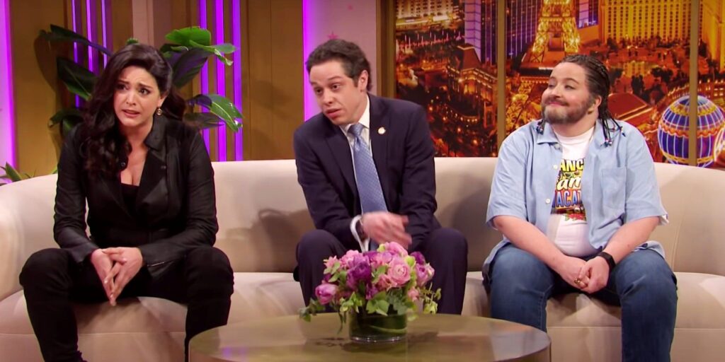Cecily Strong, Peter Davidson, and Aidy Bryant in SNL