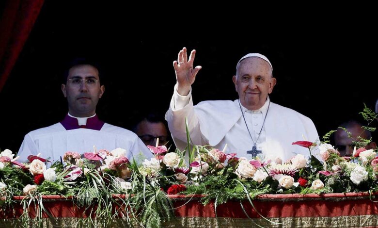 El papa ruega por la paz en Ucrania y Jerusalén en su mensaje de Pascua