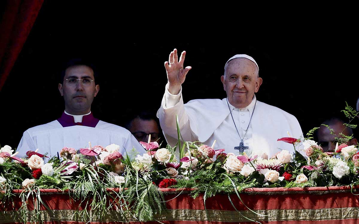 El papa ruega por la paz en Ucrania y Jerusalén en su mensaje de Pascua