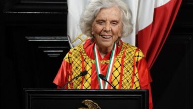 Elena Poniatowska recibe Medalla Belisario Domínguez