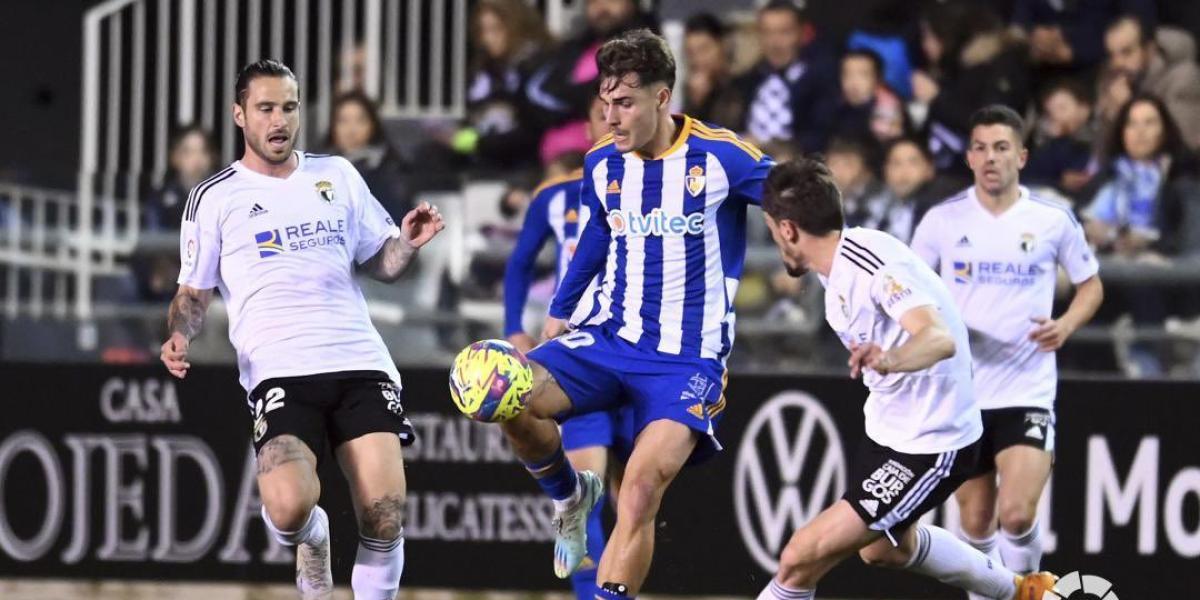 Empate con final polémico entre Burgos y Ponferradina