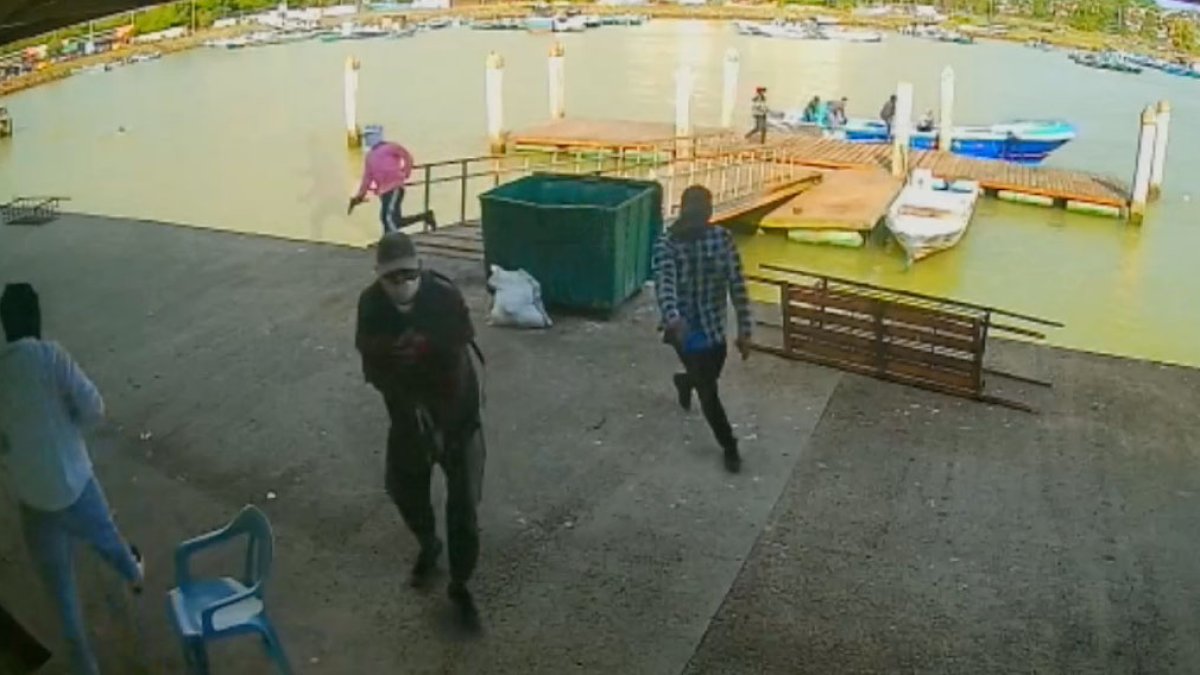 En video: grupo armado masacra a balazos a nueve pescadores en Ecuador