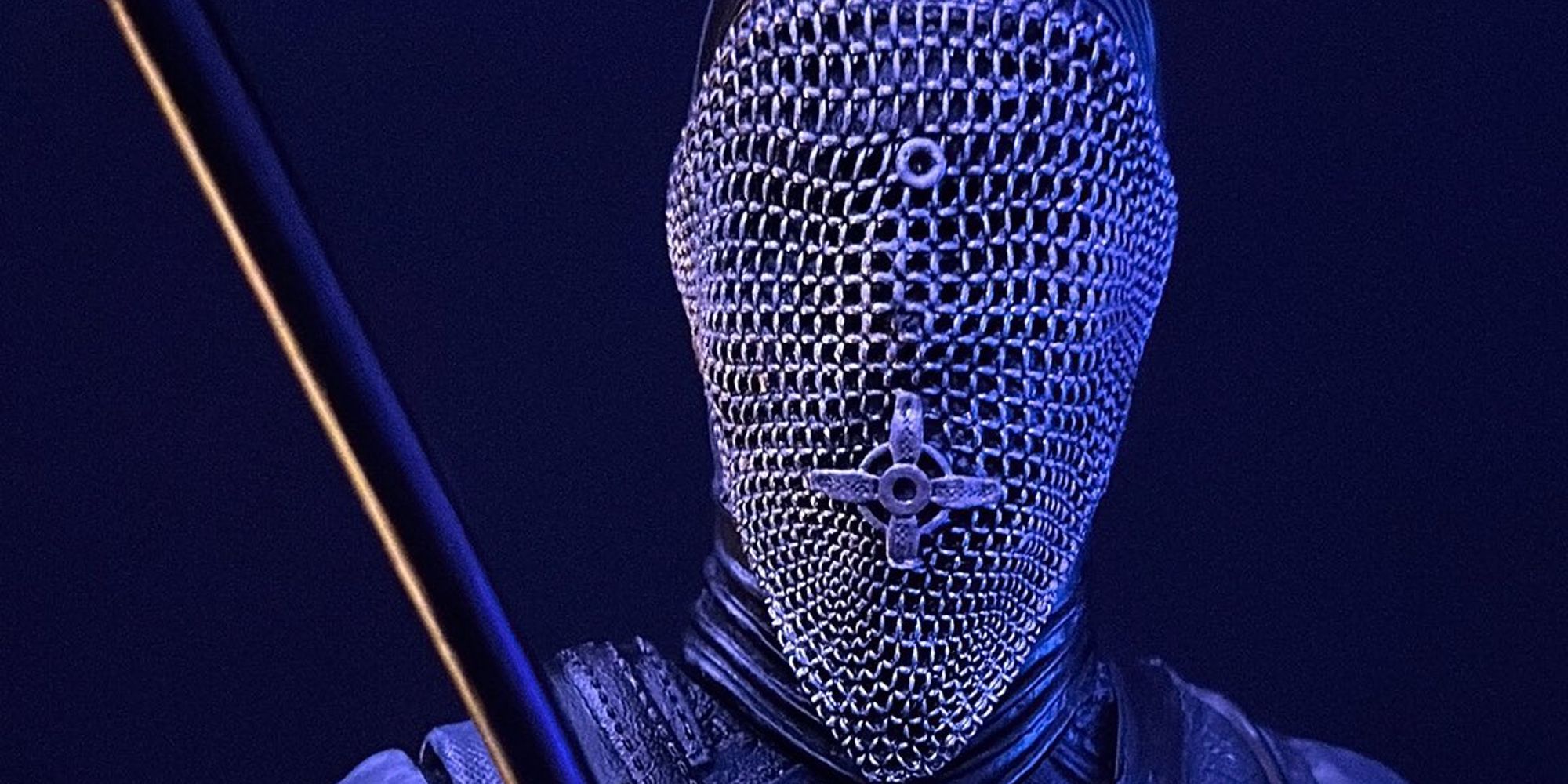 Escultura de monja guerrera creada con detalles exactos para la campaña de fanáticos de la temporada 3