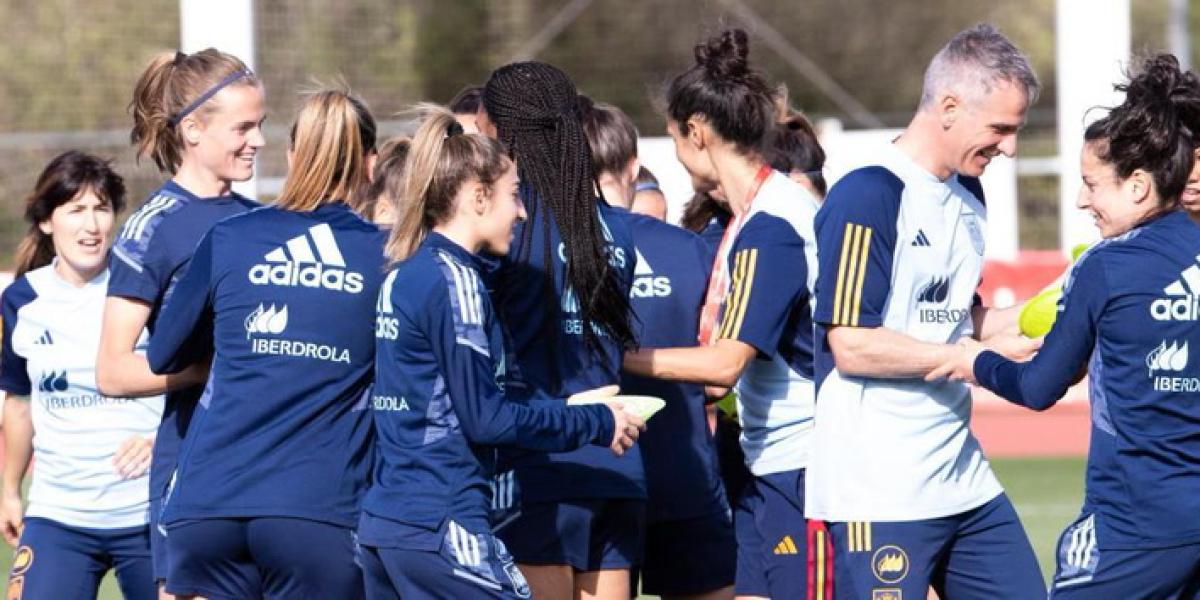 España completa su primera sesión con la ausencia de Jenni Hermoso