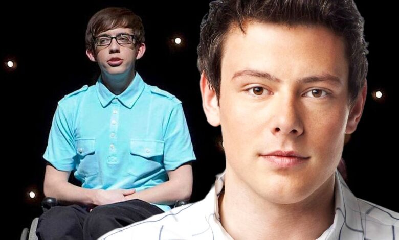 Cory Monteith as Finn from Glee in Front of Kevin McHale as Artie