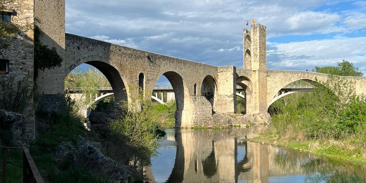 Este es el maravilloso pueblo medieval que está a tan solo una hora y media de Barcelona