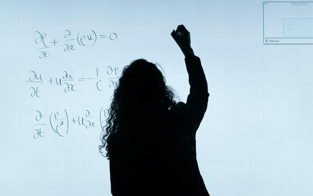 Estereotipos de género, barrera para mexicanas que trabajan en tecnología