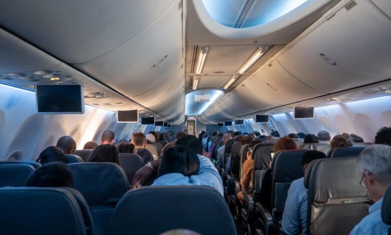 FAA dice haber enviado casos de pasajeros rebeldes en aerolíneas al FBI para enjuiciamiento
