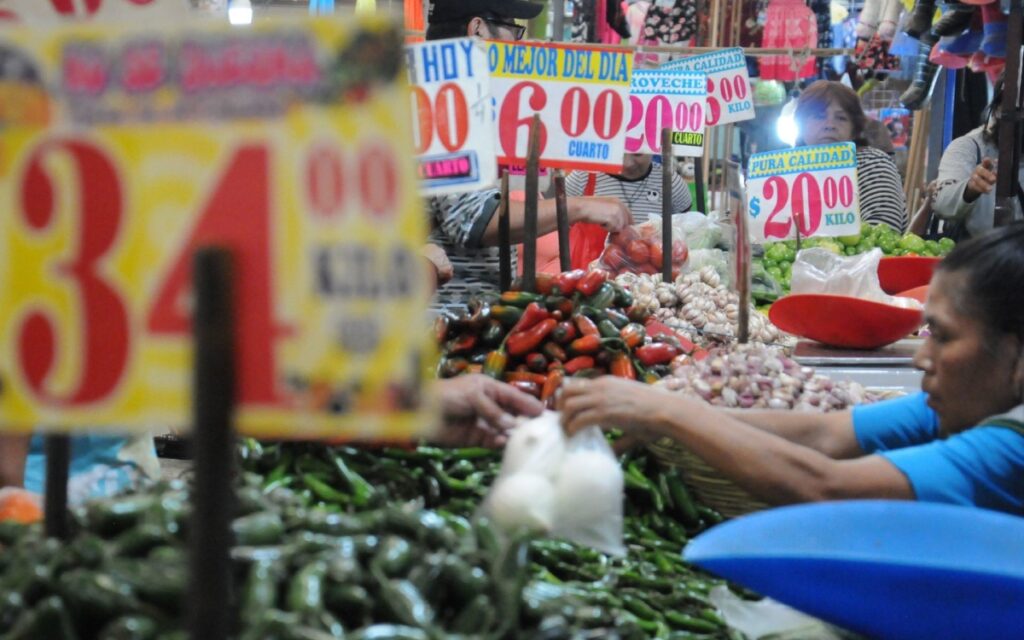 FMI estima que tasas de interés bajarán cuando se controle la inflación