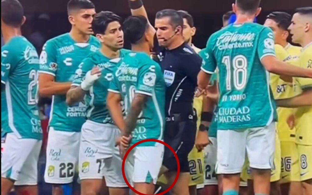 Fernando Hernández se disculpa por rodillazo a jugador del León