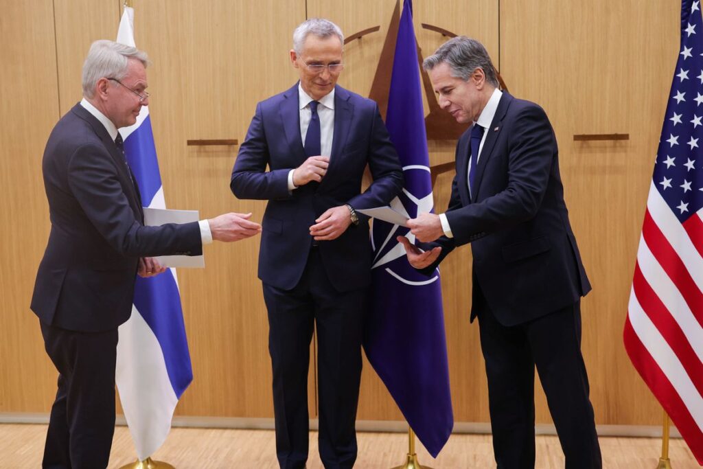 Finlandia se convierte en el miembro 31 de la OTAN empujado por la guerra de Rusia en Ucrania