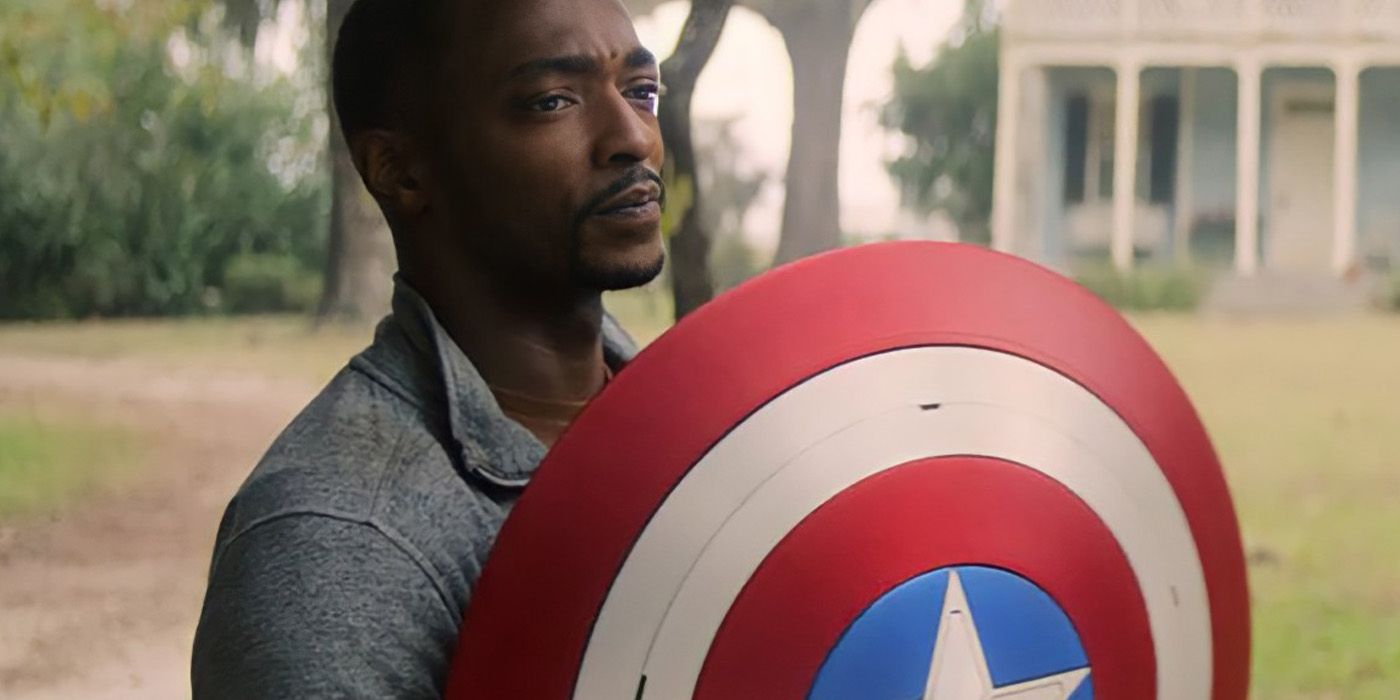 anthony mackie como sam wilson con el escudo del capitán américa en el mcu