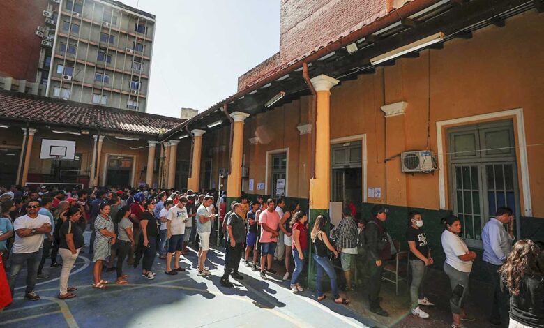 Gran afluencia y cruce de acusaciones en elecciones de Paraguay