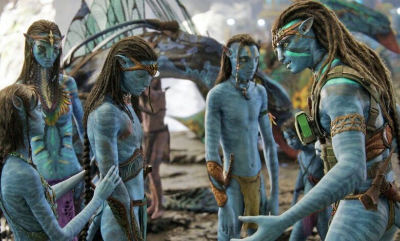 Jake talking to his family in Avatar The Way of Water