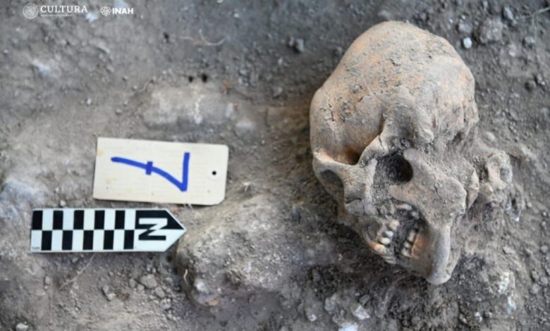 Hallan restos de 8 jóvenes sacrificados hace 2 mil años en pirámide mata