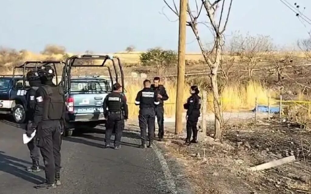 Hallan tres cuerpos maniatados y torturados en Morelos