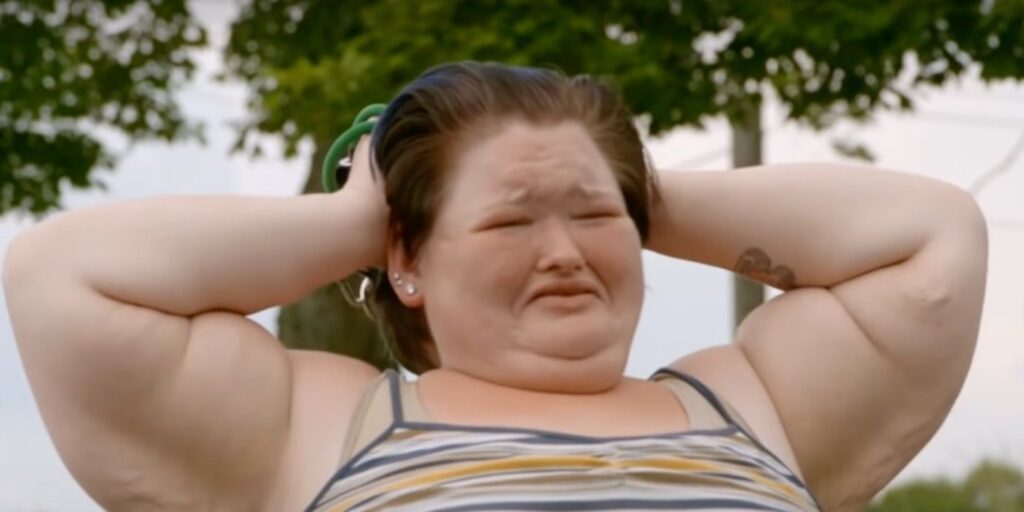 Amy Slaton 1000-lb Sisters arms up looking upset