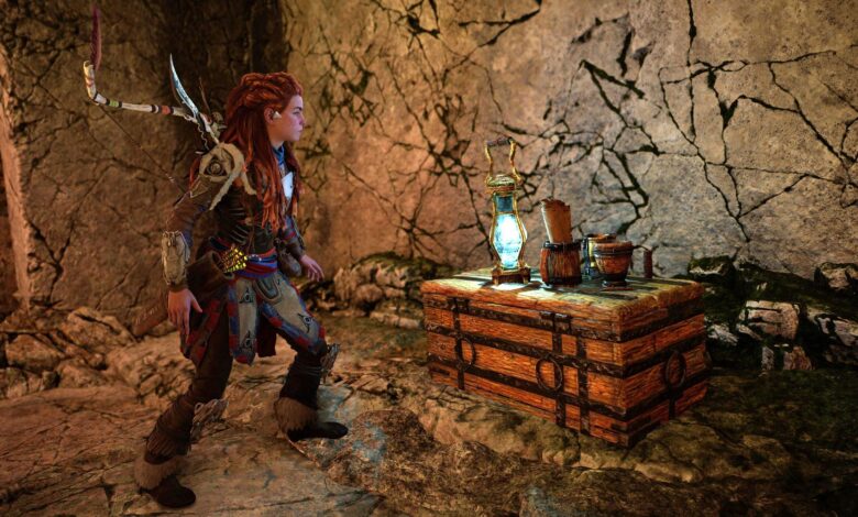 Horizon Forbidden West Burning Shores Aloy Collecting Delver Trinket In Ruin