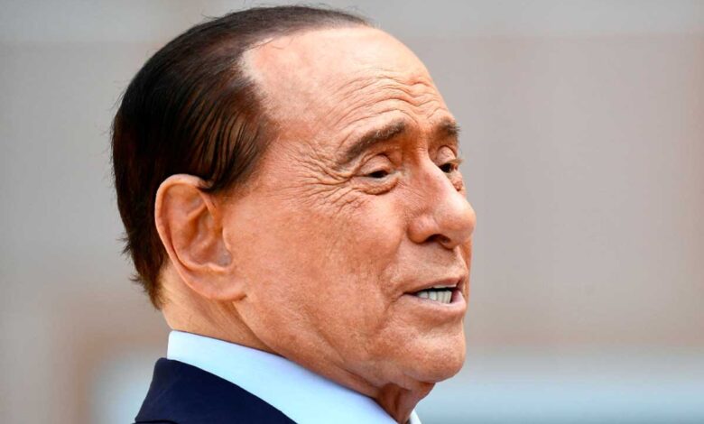 Hospitalizan a Berlusconi en terapia intensiva en un hospital de Milán
