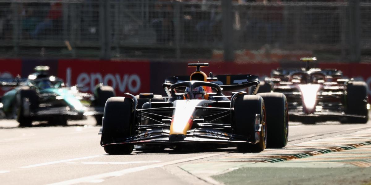 Increíble salida del GP de Australia, con sorpresas y toques