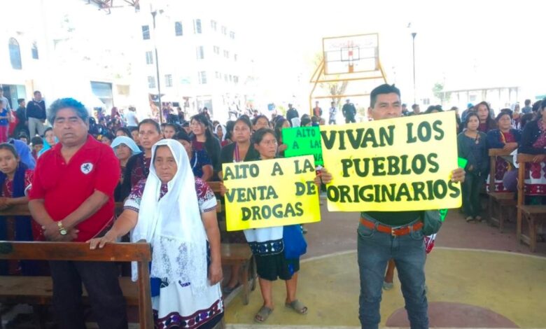 Indígenas de Chiapas se manifiestan contra la venta de drogas y alcohol
