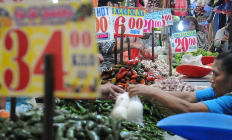 Inflación desacelera a menor nivel en 15 meses: Inegi