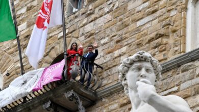 Italia: Homenajean a maestra despedida por mostrar el David