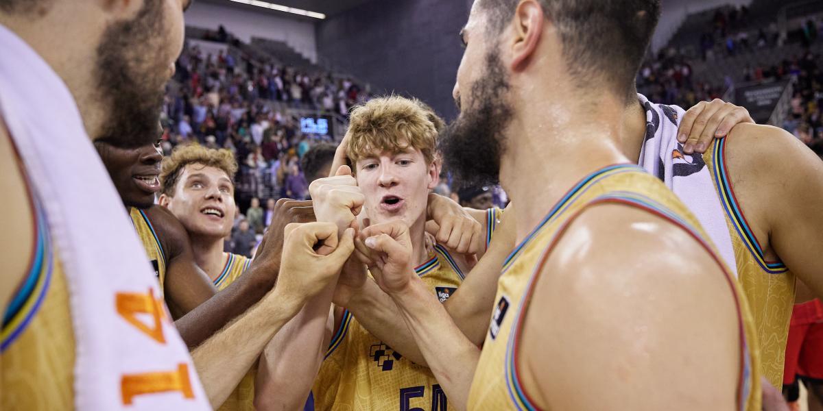 Jakucionis, tercer jugador más joven en debutar con el Barça