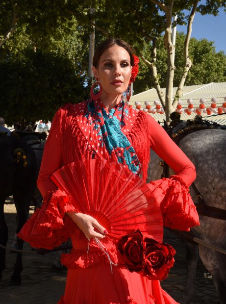 Jessica Bueno en la Feria de Abril de Sevilla. / Gtres