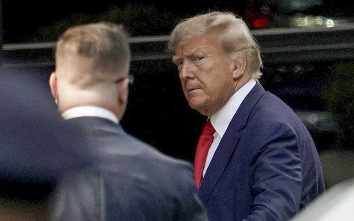 Juez niega permiso a los medios para retransmitir la comparecencia de Trump tras su imputación