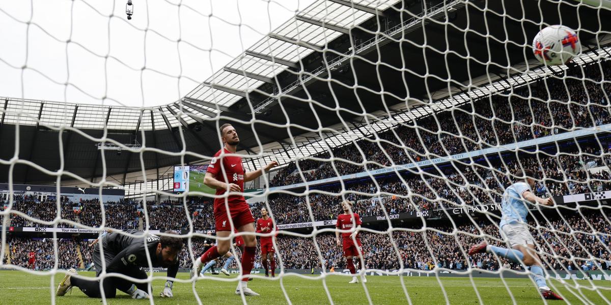 Julián Álvarez se vistió de Haaland en un golazo del City al Liverpool