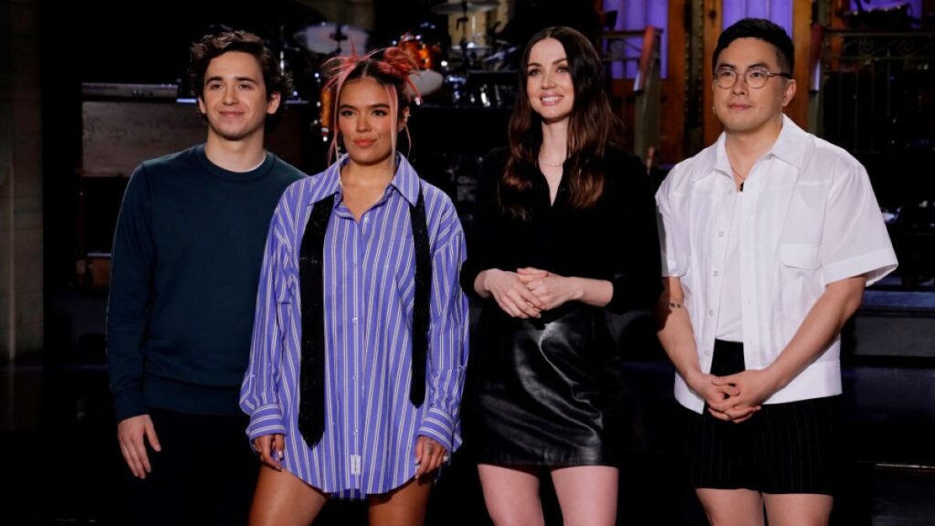 Karol G y Ana De Armas arrasan en Saturday Night Live