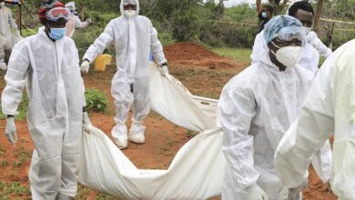 Kenia: Suman 27 los cuerpos hallados en fosas en los terrenos del líder de un culto