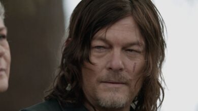 Daryl Dixon talking with Carol from The Walking Dead Season 11 Episode 24