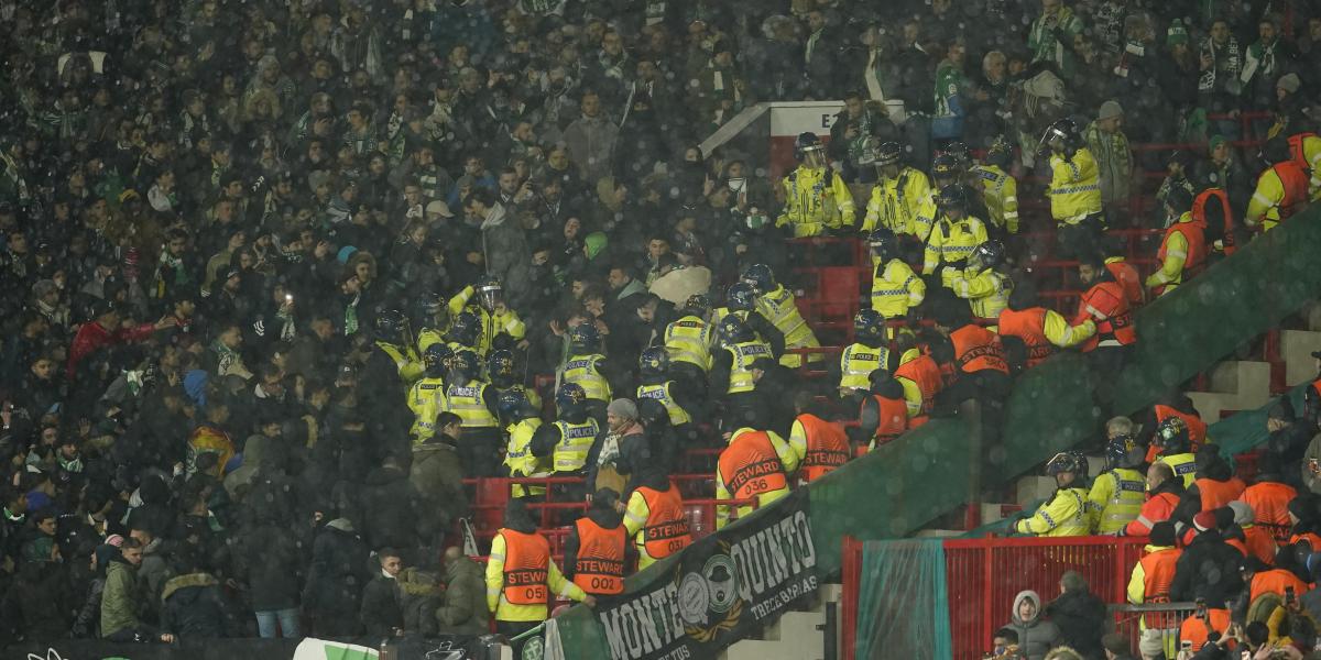 La UEFA multa al Betis por los incidentes en Old Trafford