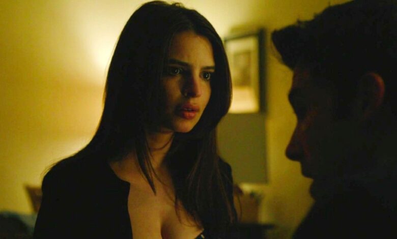 Emily Ratajkowski having an affair with Ben Affleck in Gone Girl